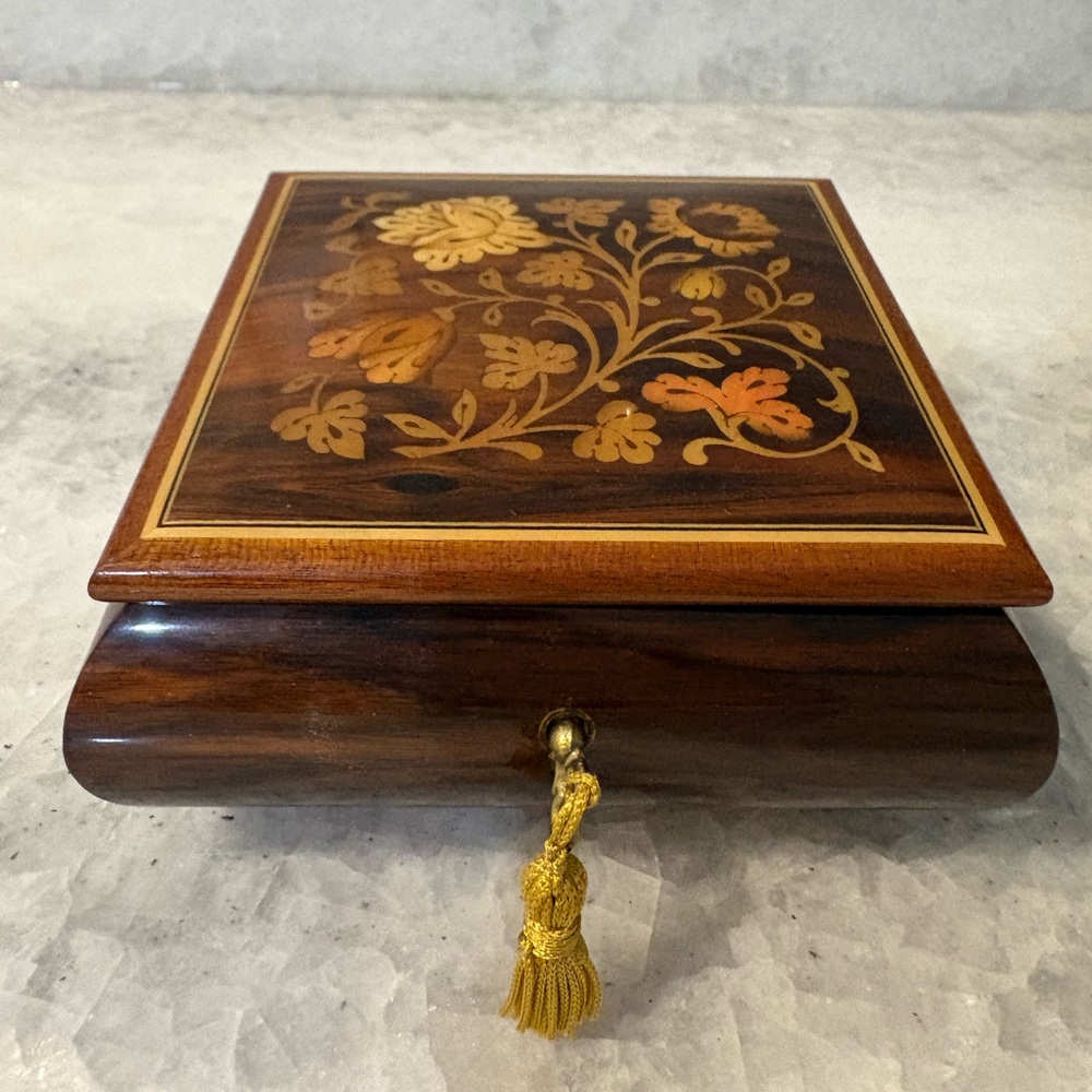 Sorrento Specialties Musical Wooden Jewelry Organizer with Floral Design.